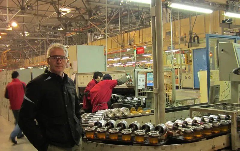 EMAC's UK Sales Representative-Richard Smith visiting DCEC Cummins factory800x504 EMAC's UK Sales Representative-Richard Smith visiting DCEC Cummins factory